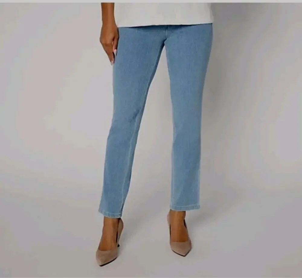 Belle Kim Gravel 10 Med Wash Flexibelle StraightLeg BelleCurve Jean A711572 NWOT